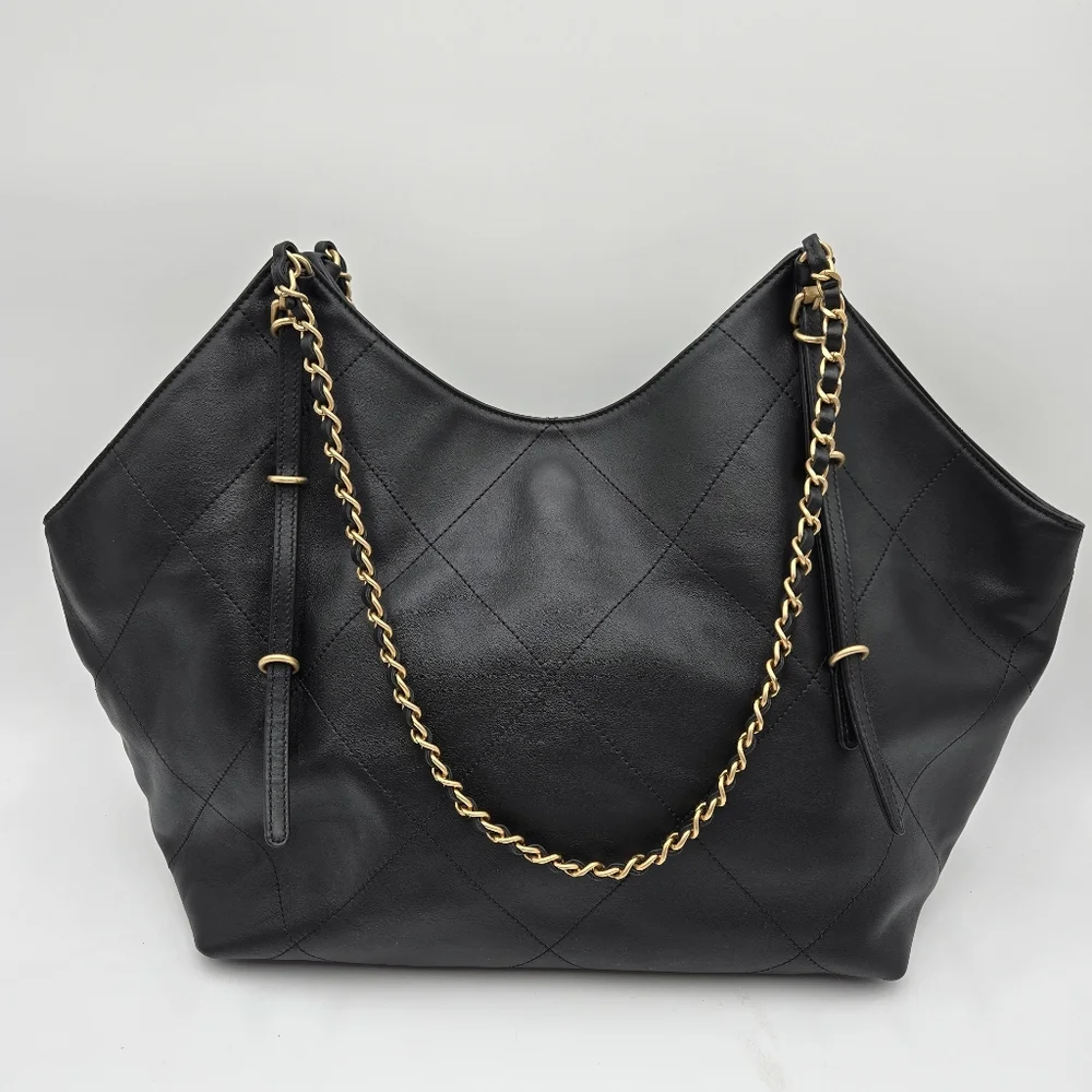 ❌❌🔥SOLD ❌❌❌Chanel Maxi Shopping Bag - COA INCLUDED - Picture 3 of 12